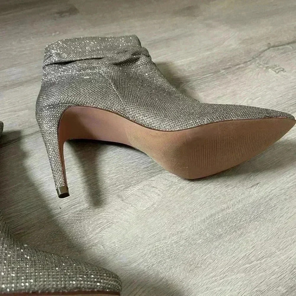 XOXO Silver Glitter Boots Size 9 - Picture 3 of 8
